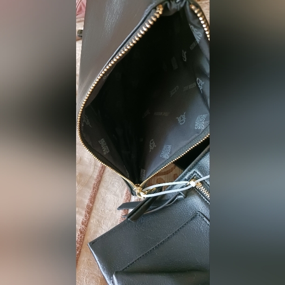 Steve Madden Large Black Tote with a wristlet and pouch. NWT ๐๐Host Pick ๐๐ - Picture 15 of 16